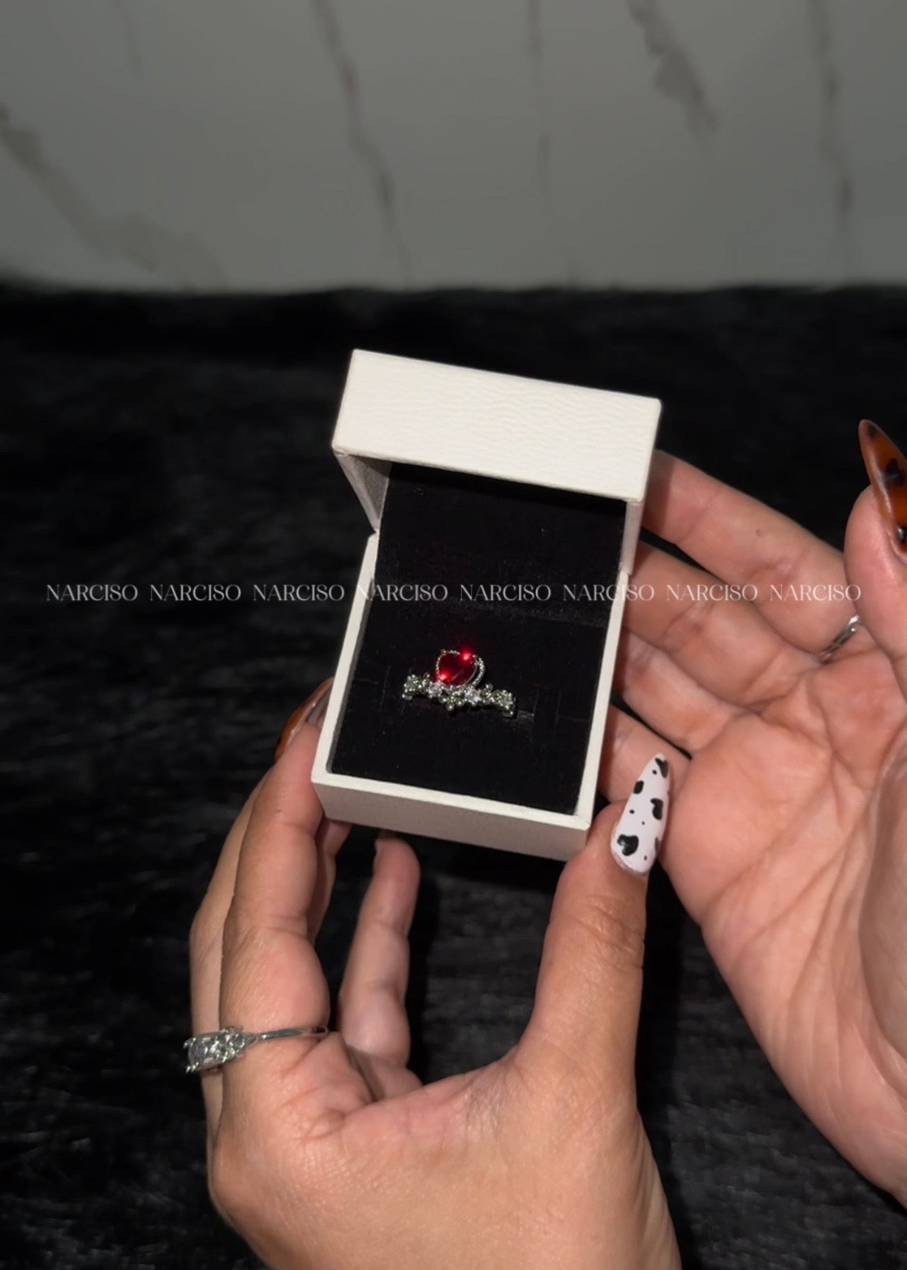 Anillo Pandora corazón rojo