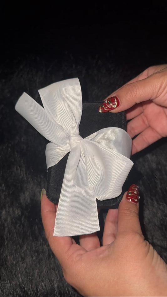 Joyero negro para collar y aretes o pulsera