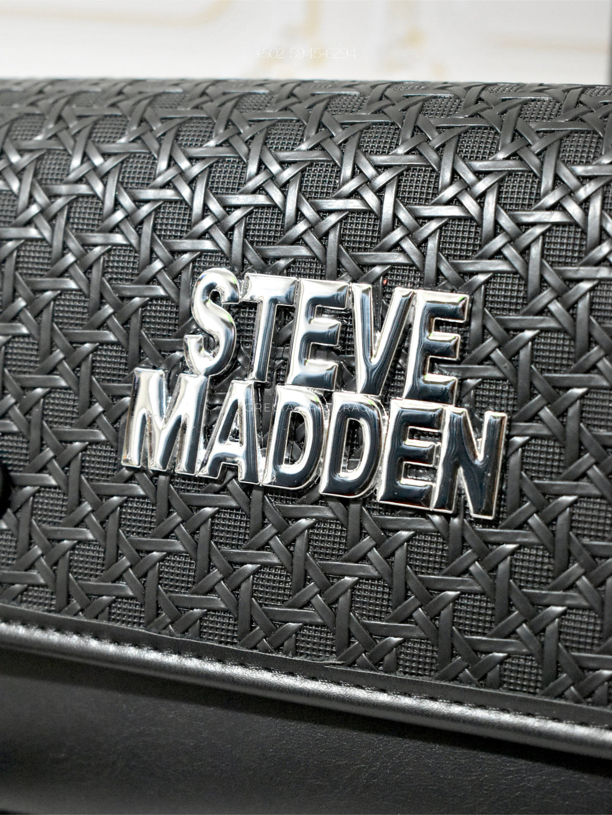 Steve Madden negra con plateado