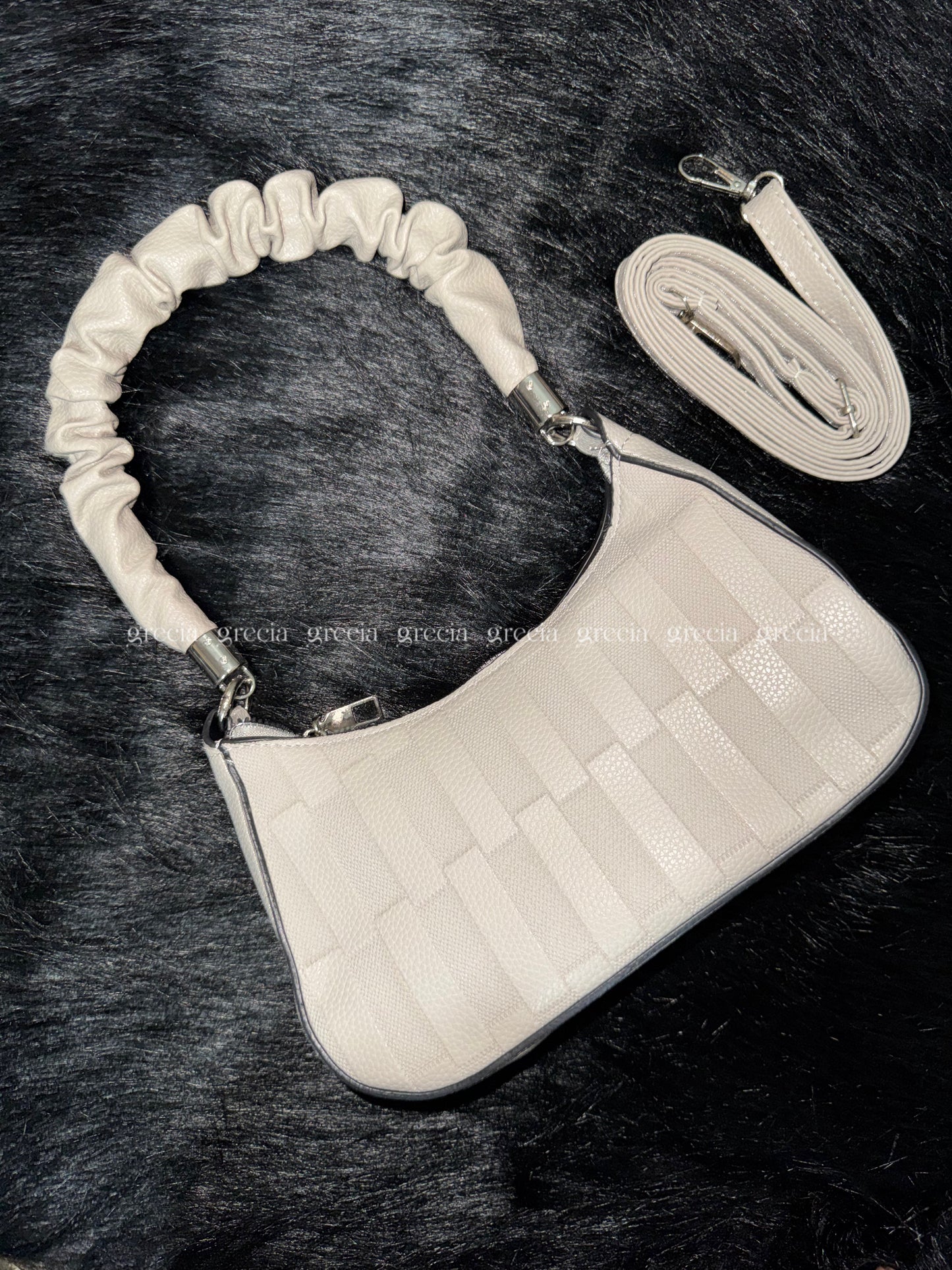 Beige media luna