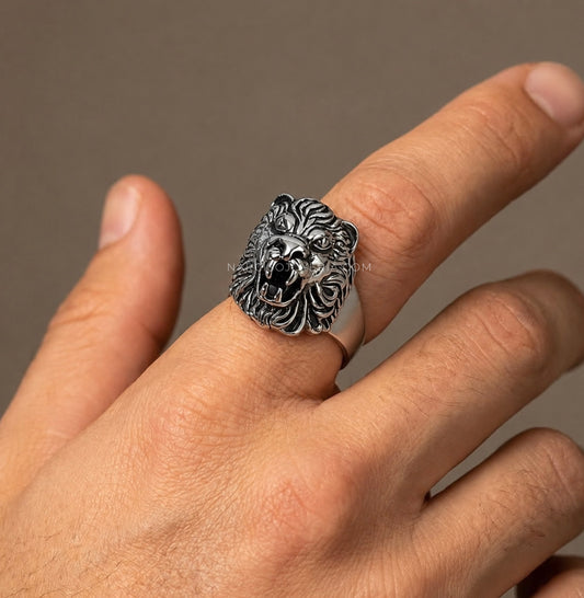 León anillo caballero