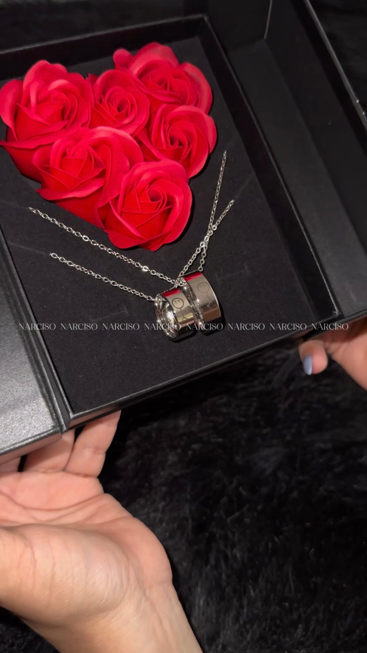 Dúo de anillos en collar