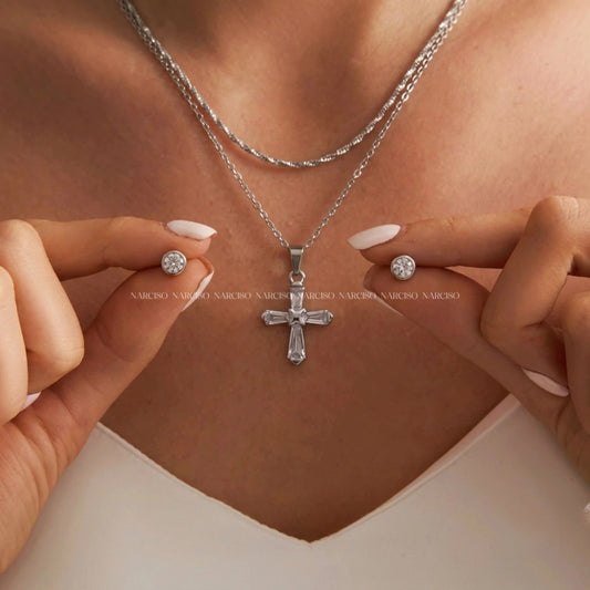 Set de aretes y collares con dije de cruz