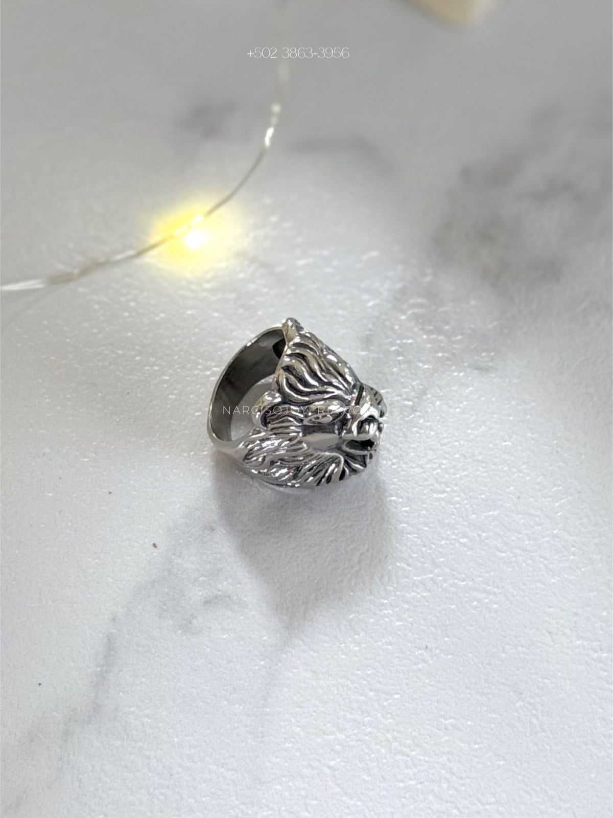 León anillo caballero