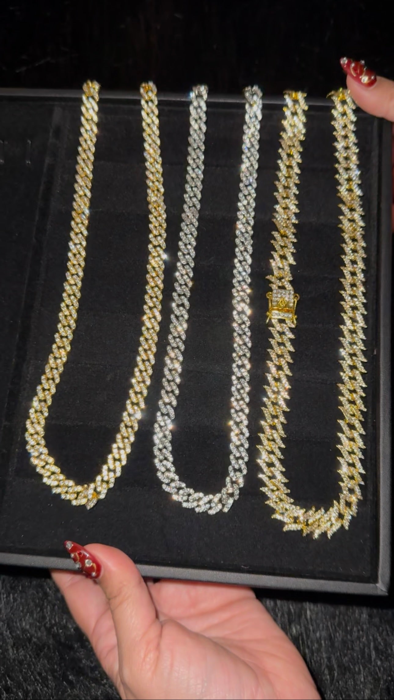 Set brilloso para caballero plateado