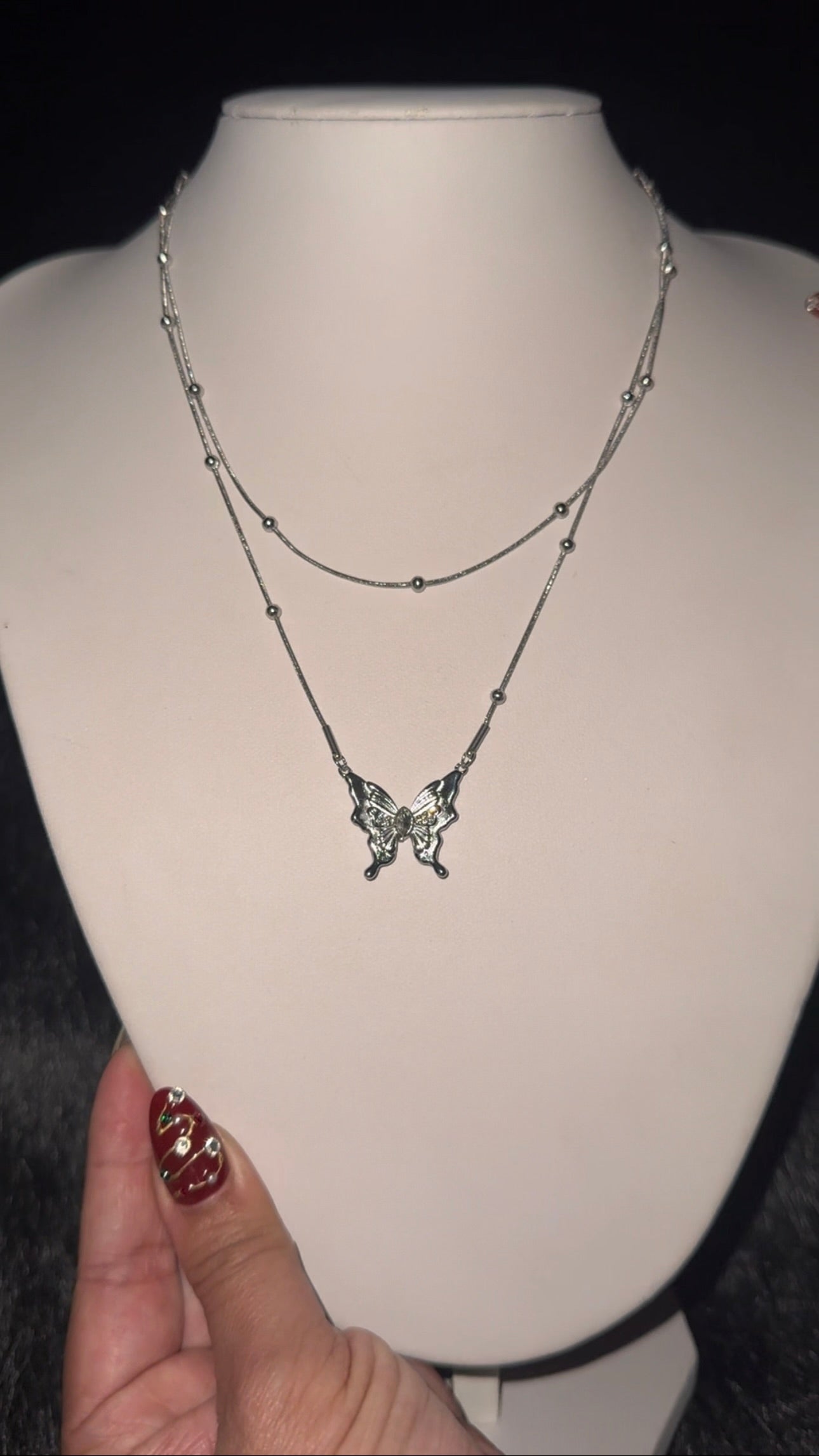Collar doble con mariposa y aretes
