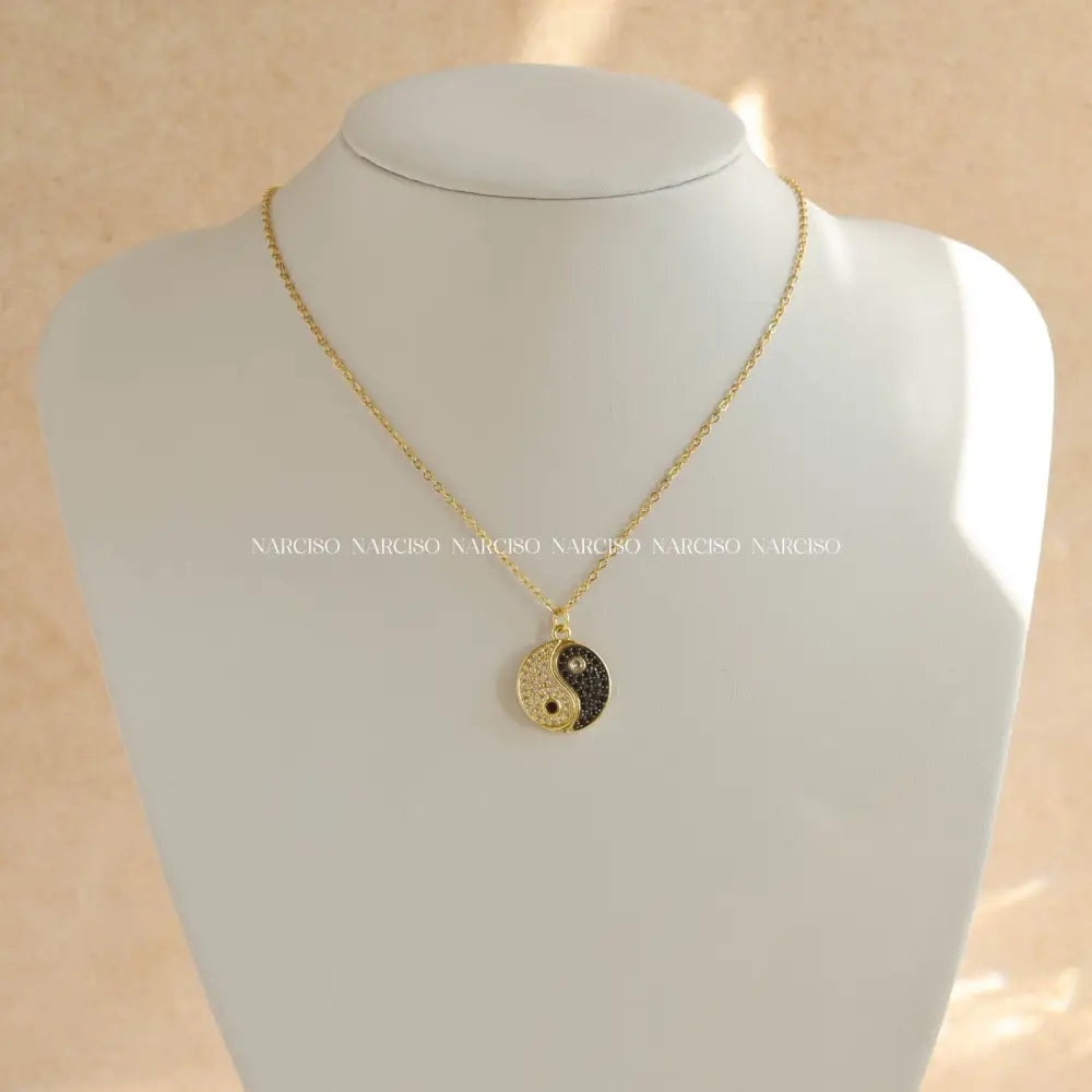 Collar Ying Yang Con Circonitas