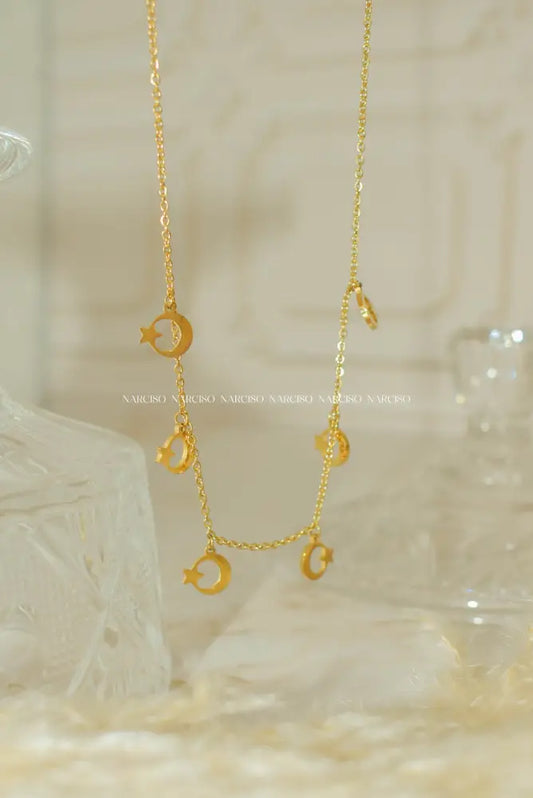 Lunas Y Estrellas Collar